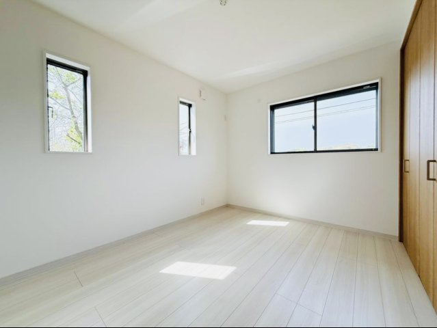 茅ヶ崎市堤　新築平屋戸建の洋室