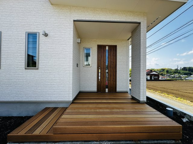 茅ヶ崎市堤　新築平屋戸建の玄関