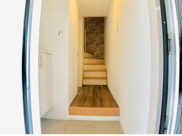 ＬＥ ＣＯＣＯＮ豊田Ａの玄関