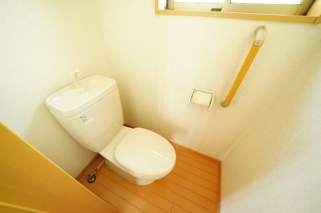 高崎市新保町中古住宅のトイレ