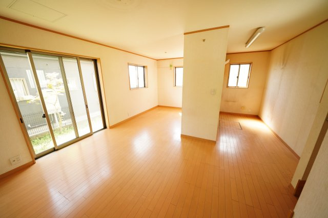高崎市新保町中古住宅の居間・リビング