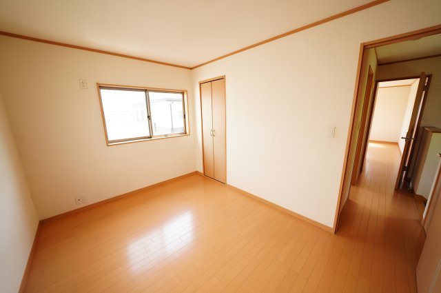 高崎市新保町中古住宅の洋室