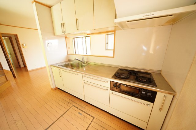 高崎市新保町中古住宅のキッチン|間口2550ｍｍで作業スペースも広々！