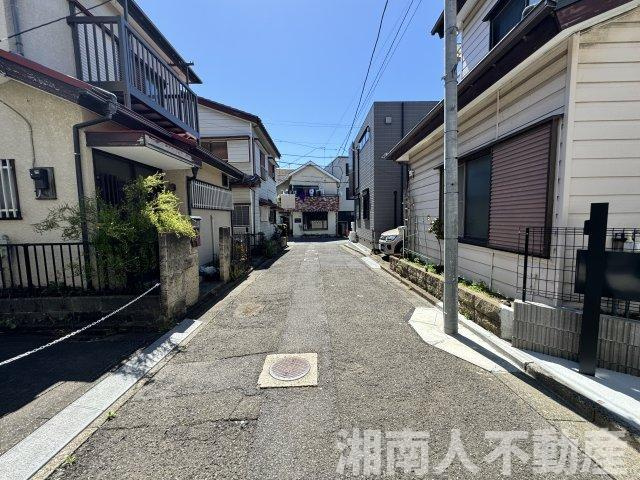 鎌倉市腰越４丁目新築戸建の前面道路含む現地写真|前面道路含む現地写真です