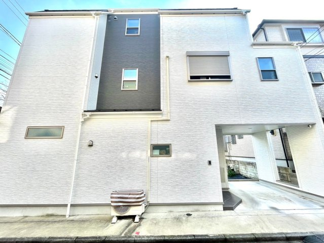 杉並区方南1丁目　中古戸建の外観|3LDK＋車庫！

ご内見希望・資料請求などお気軽にお問い合わせ下さい！
03-5990-5201