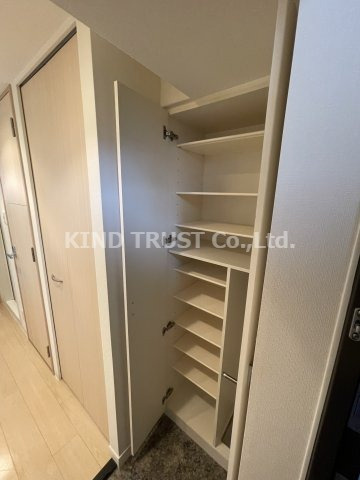 プレサンス梅田北デイズの玄関