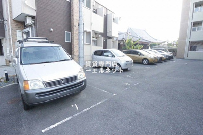 【駐車場】 | センターポイント吉志部 | 敷地内駐車場です