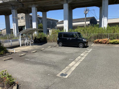 ユニベール神戸の駐車場