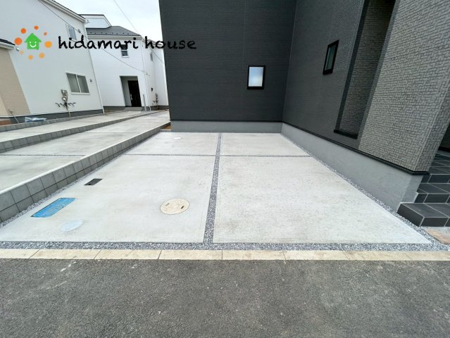 西区島根　新築戸建　リーブルガーデン03の駐車場