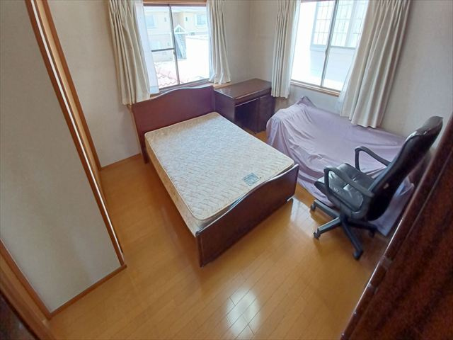 東松山市松山町1丁目　中古戸建の洋室|2階北西側