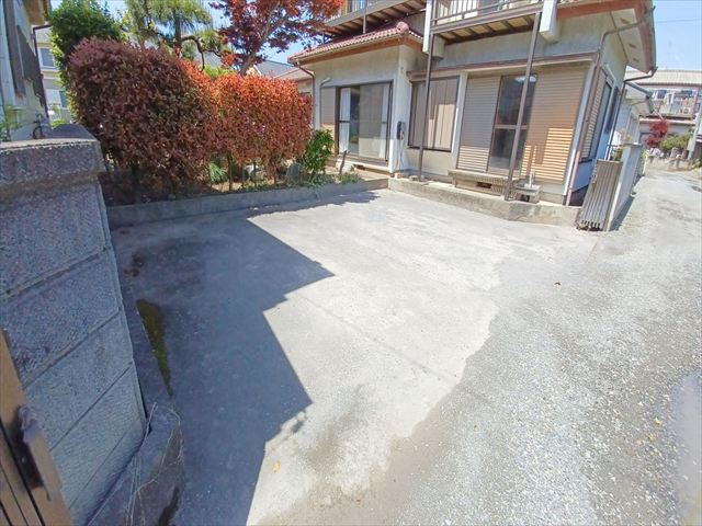 東松山市松山町1丁目　中古戸建の駐車場