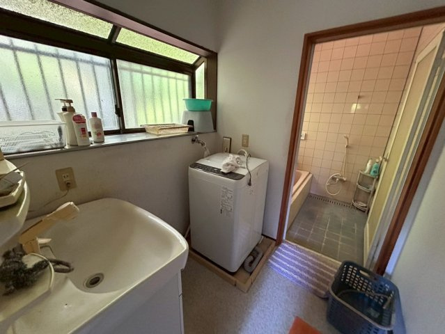 匝瑳市野手　中古戸建の洗面所
