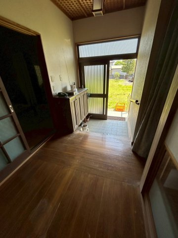 匝瑳市野手　中古戸建の玄関