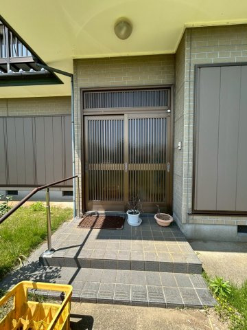 匝瑳市野手　中古戸建の玄関