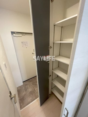 Alivio東大阪Westの玄関