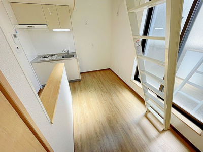 【居間・リビング】 | トリスアパートメント【名古屋市賃貸・ロフト付】