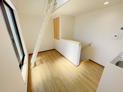 【居間・リビング】 | トリスアパートメント【名古屋市賃貸・ロフト付】