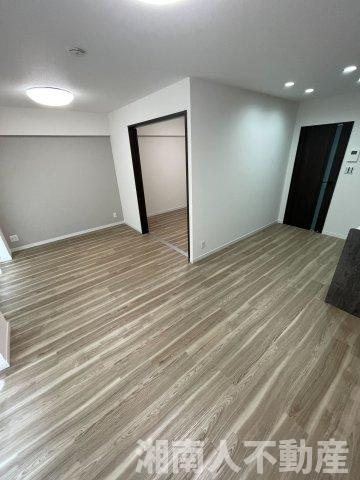 松濤ハイツの洋室|明るい洋室です