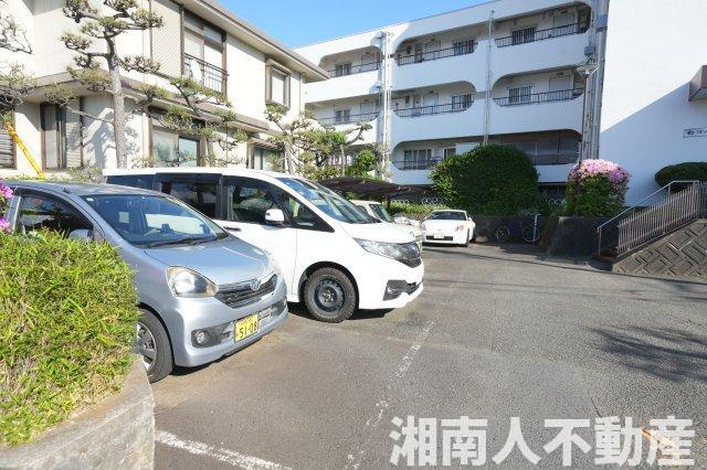 松濤ハイツの駐車場|駐車スペースもあります