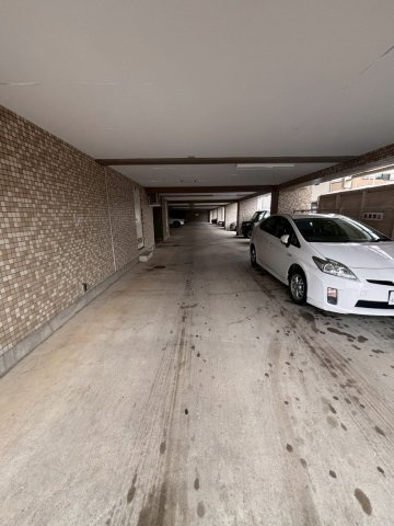 マイキャッスル吹上の駐車場