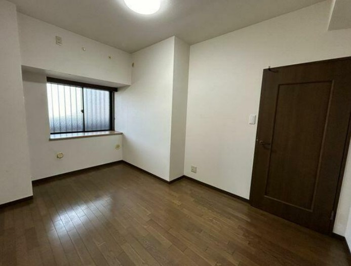 【中古マンション】ルミナス鶴ヶ島の洋室|同じく6帖洋室です！