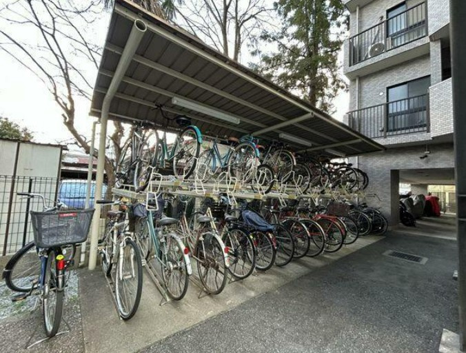 【中古マンション】ルミナス鶴ヶ島の駐輪場|屋根付き駐輪場