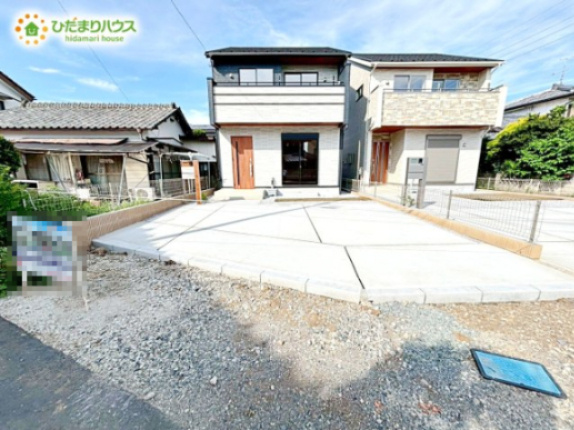 本庄市東台1丁目　新築一戸建て　ブルーミングガーデン　01の駐車場|並列駐車2台可能★
急な来客時にも安心ですね！