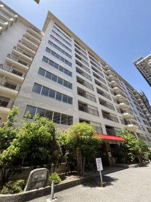 【外観】 | クローバーハイツ森小路１号棟 | 2025年1月リフォーム完成！6帖の洋室2室と、21帖のLDKとゆとりを持たせた間取りが魅力です。京阪本線と大阪メトロの2線が利用可能で、各方面へのアクセスも便利な立地！