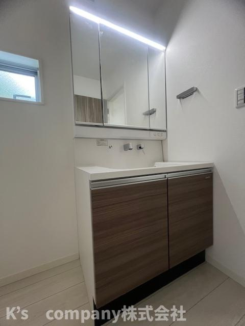 茅ヶ崎市柳島２丁目　新築戸建　2号棟の独立洗面台|朝の身支度もスムーズ洗面化粧台♪