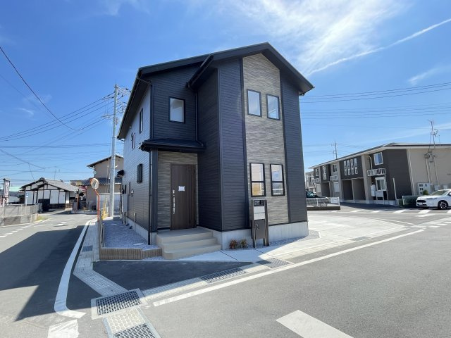藤岡市藤岡（全１棟）１号棟の前面道路含む現地写真