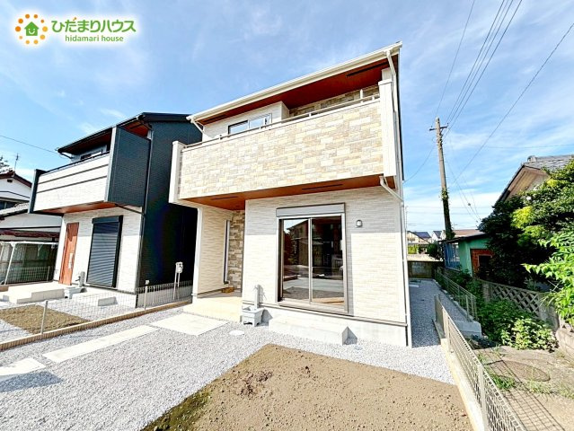 本庄市東台1丁目　新築一戸建て　ブルーミングガーデン　02の外観|明るいお洒落な外観☆