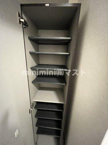 パラゴン小路の収納