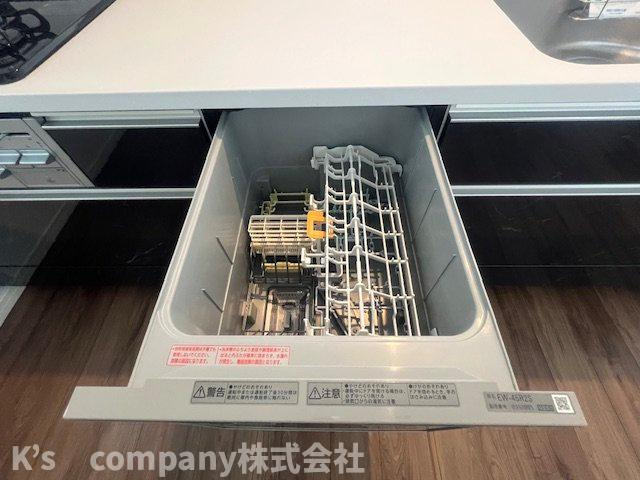 茅ヶ崎市柳島２丁目　新築戸建　4号棟のキッチン|時間短縮に便利な食洗器完備◇◇