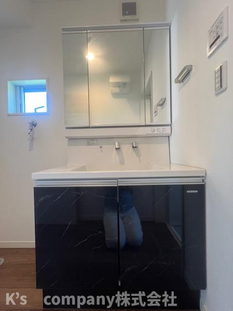 茅ヶ崎市柳島２丁目　新築戸建　4号棟の独立洗面台|朝の身支度もスムーズ洗面化粧台♪
