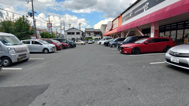 川畑ハイツの駐車場