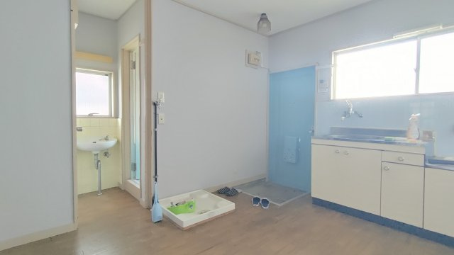 川畑ハイツの洋室