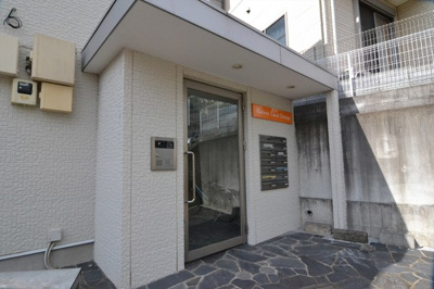 【エントランス】 | リヴィエールランド　オランジュ | 落ち着いたエントランスです
