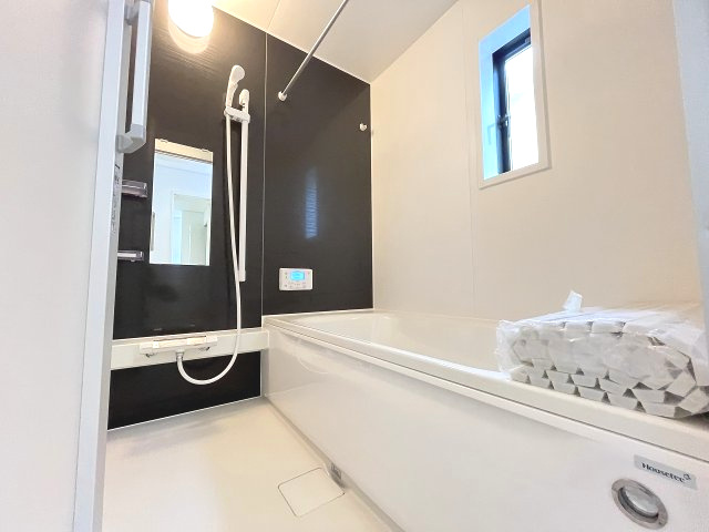 【浴室】 | 糟屋郡篠栗町田中1丁目第1　1号棟（全4棟）【仲介手数料無料・0円】 | 現地写真。浴室です。