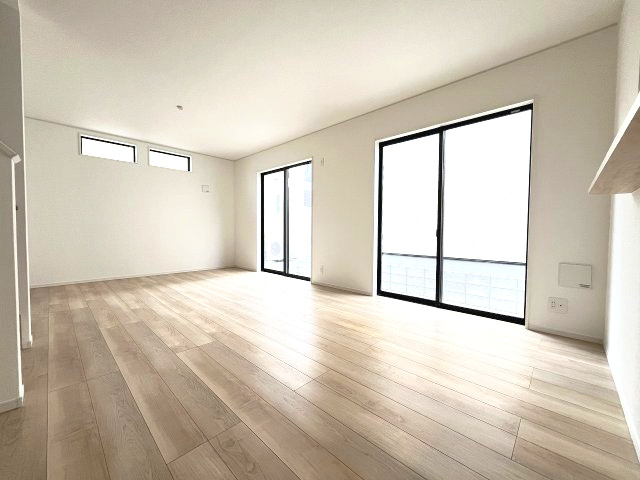 【居間・リビング】 | 糟屋郡篠栗町田中1丁目第1　1号棟（全4棟）【仲介手数料無料・0円】 | 現地写真。