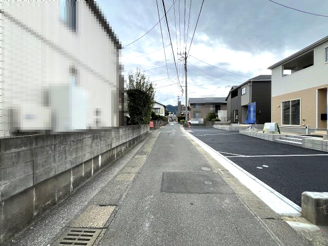 【その他】 | 糟屋郡篠栗町田中1丁目第1　3号棟（全4棟）【仲介手数料無料・0円】 | 現地写真。前面道路です。