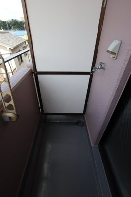 【設備】 | ビラ・アモーレ | 室外洗濯機置き場