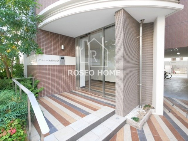 アベニール四天王寺のエントランス