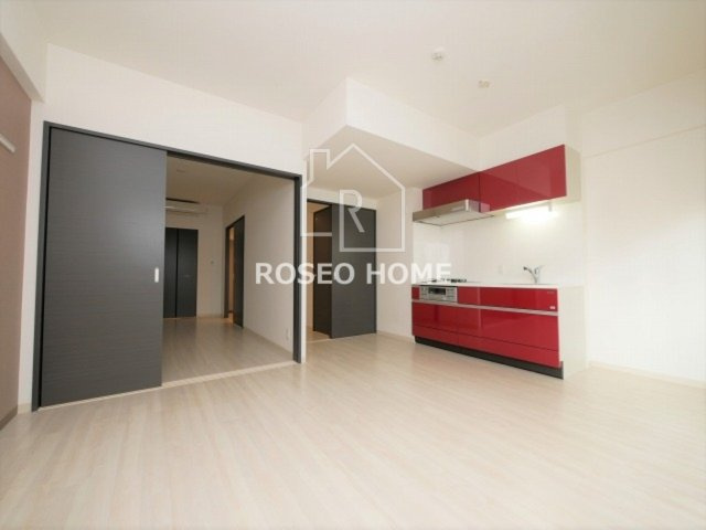 アベニール四天王寺の居間・リビング