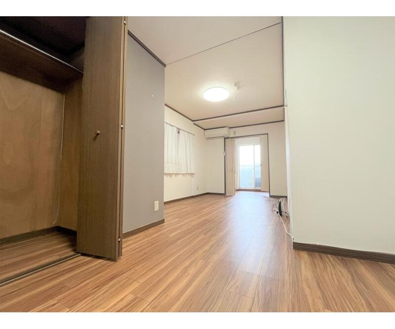 武田ビルの居間・リビング