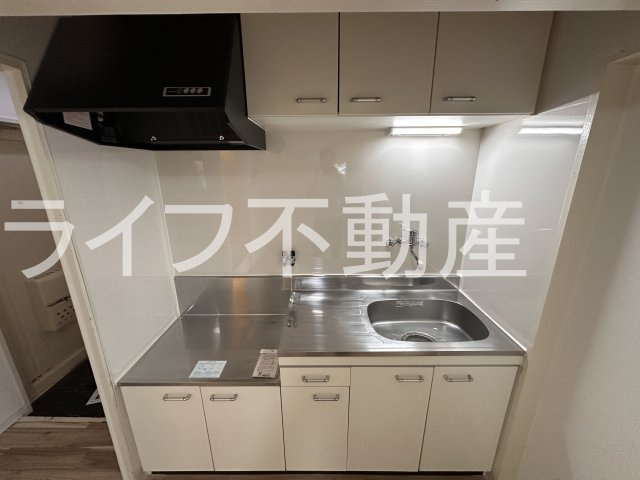 フリーディオ石切のキッチン|コンパクトなキッチンで掃除もラクラク
