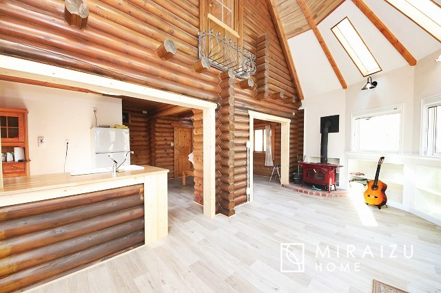 【居間・リビング】 | 平日・休日問わずいつでもご見学が可能です♪
実際に見て触れて感じる安心のお住まい探しをご体験ください