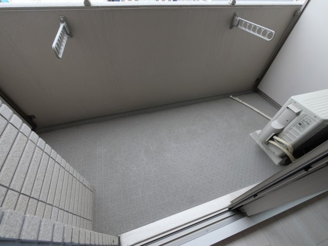 ウィルテラスなんば南のバルコニー