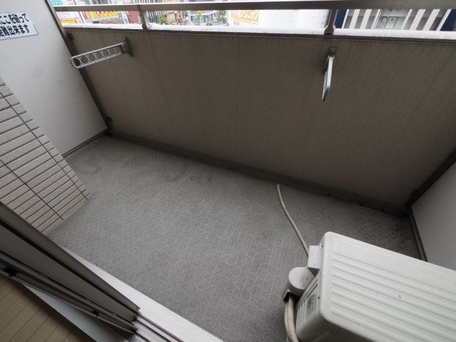 ウィルテラスなんば南のバルコニー