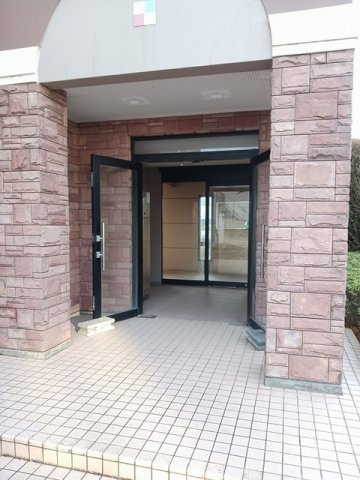 エストレーノｋｏｅｉのエントランス|建物の内部です