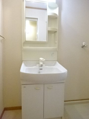 【洗面所】 | グレース　クレストⅡ | スペースが確保できる洗面所です